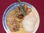 Rezept: Karamellisierte Hähnchenschenkel in Knoblauch-Rosmarinsoße Karamellisierte Hähnchenschenkel in Knoblauch-Rosmarinsoße - Rezept