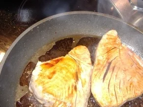 Thunfisch karamellisiert mit Gurken-Pfifferling-Ragout - Rezept - Bild Nr. 3