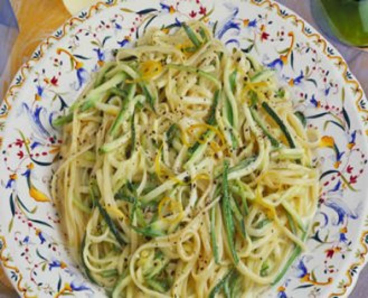 Bandnudeln mit Zucchinisauce - Rezept mit Bild - kochbar.de