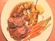 Roastbeef in einem Steinpilz-Schinken-Mantel mit Rosmarinkartoffeln - Rezept