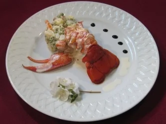 Rezept: Hummer auf russischem Salat Hummer auf russischem Salat - Rezept