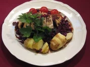 Hähnchenbrust mit Granatapfel, Rotkohl und Petersilie, dazu Drillinge - Rezept