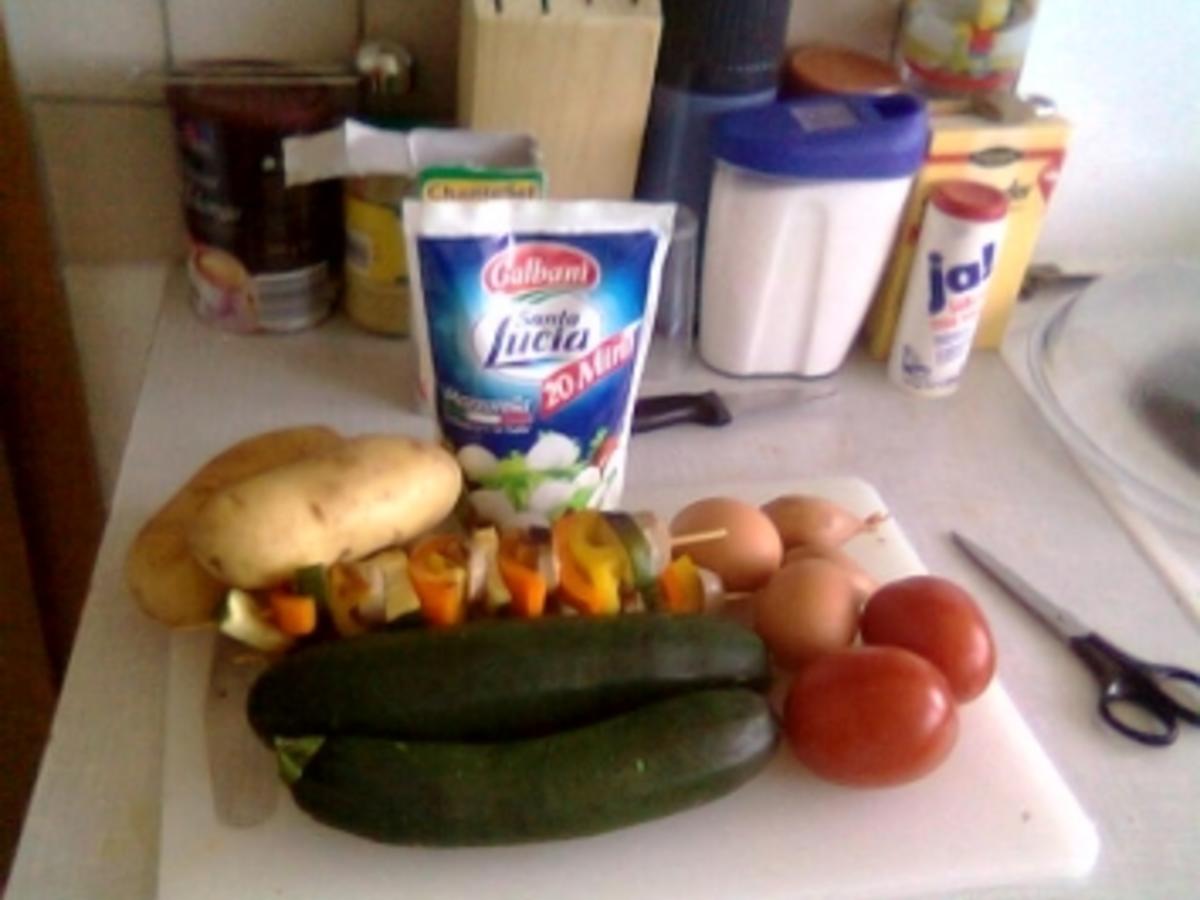 Resteverwertung mal anders! Eine Bratwurst-Zucchini-Nudel-Kartoffel ...