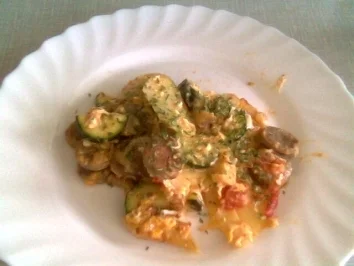 Resteverwertung mal anders! Eine Bratwurst-Zucchini-Nudel-Kartoffel Pfanne - Rezept - Bild Nr. 4