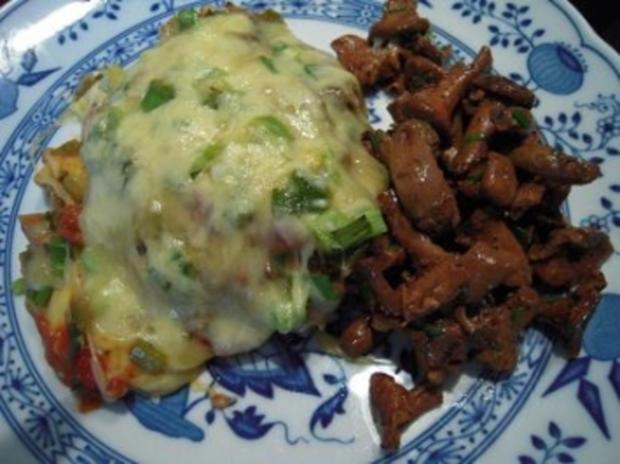 Rinderhacksteaks mit Gemüse-Käsehaube, überbacken - Rezept - kochbar.de