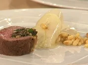 Gefüllter Rehrücken mit Kohlrabisalat und Pinienkernvinaigrette á la Kleeberg - Rezept