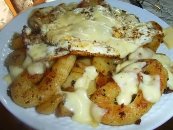 Rezept: Pfannengericht: Bratkartoffeln-Calamri-Pfanne Pfannengericht: Bratkartoffeln-Calamri-Pfanne - Rezept