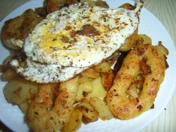 Rezept: Pfannengericht: Bratkartoffeln-Calamri-Pfanne Bild Nr. 6 Pfannengericht: Bratkartoffeln-Calamri-Pfanne - Rezept - Bild Nr. 6