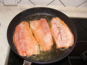 Lachsforellenfilet mit Glasnudel-Ratatouille - Rezept - Bild Nr. 3