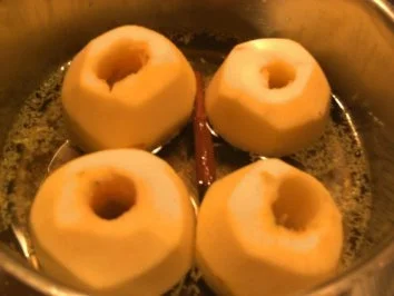 Desserts: Äpfel mit Vanillesoße - Rezept - Bild Nr. 2