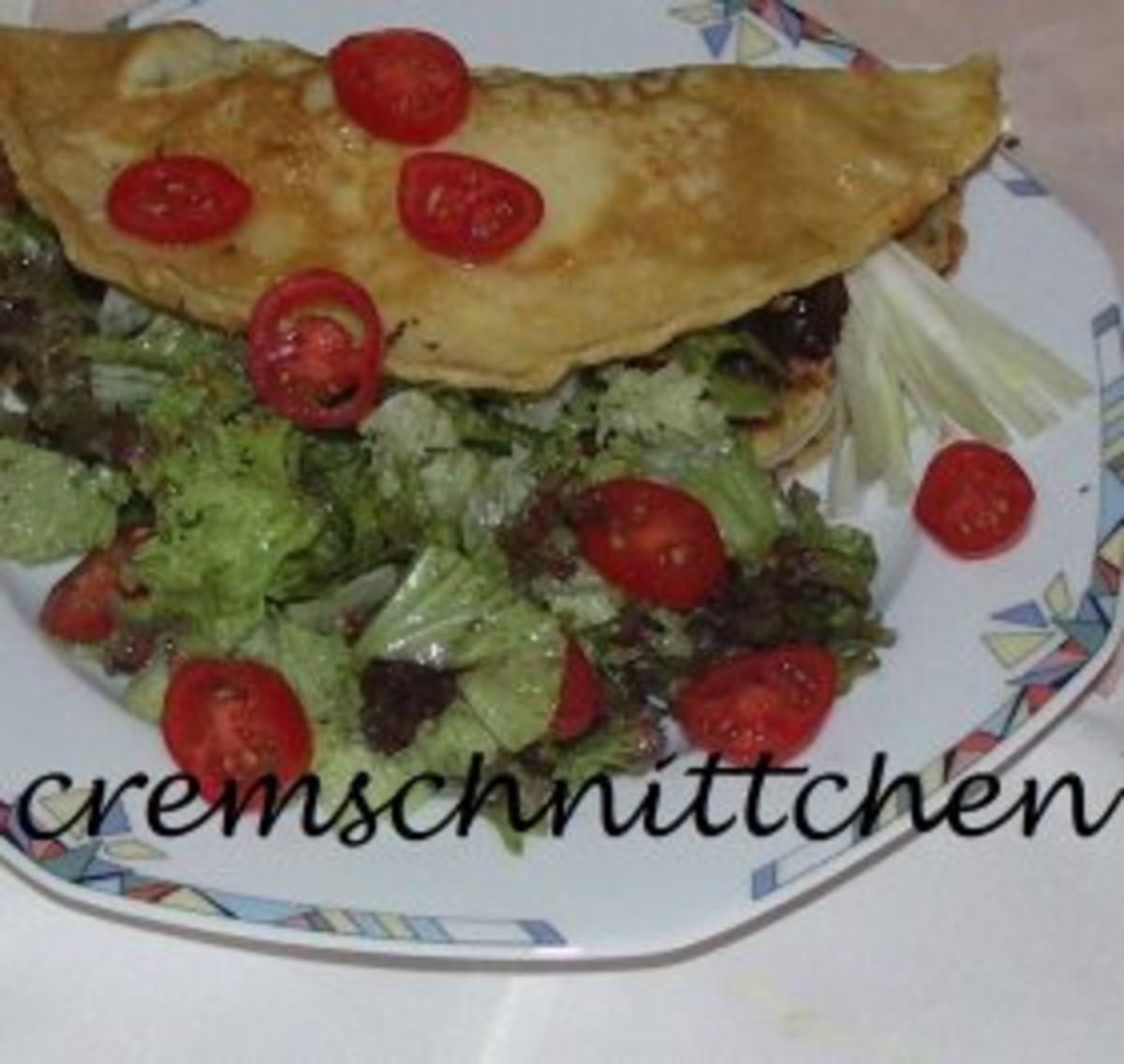 Pfannkuchen mit Salat - Rezept mit Bild - kochbar.de