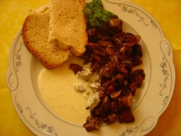 Champignons gebraten wie auf der Kirmes... mit Käse-Knofi-Sauce - Rezept