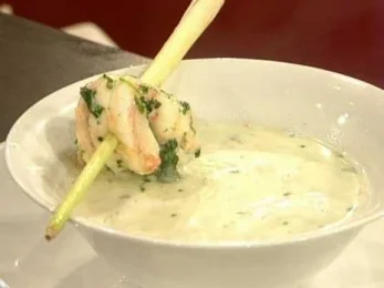 Topinambursuppe mit Langostino (Giulia Siegel) - Rezept