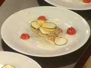 Viktoriabarsch im Zucchinikleid an Noilly-Prat-Soße (Liz Baffoe) - Rezept