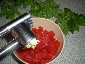Rezept: Sommersnak mit Toast und Tomaten Bild Nr. 5 Sommersnak mit Toast und Tomaten - Rezept - Bild Nr. 5