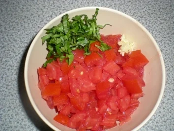 Rezept: Sommersnak mit Toast und Tomaten Bild Nr. 6 Sommersnak mit Toast und Tomaten - Rezept - Bild Nr. 6