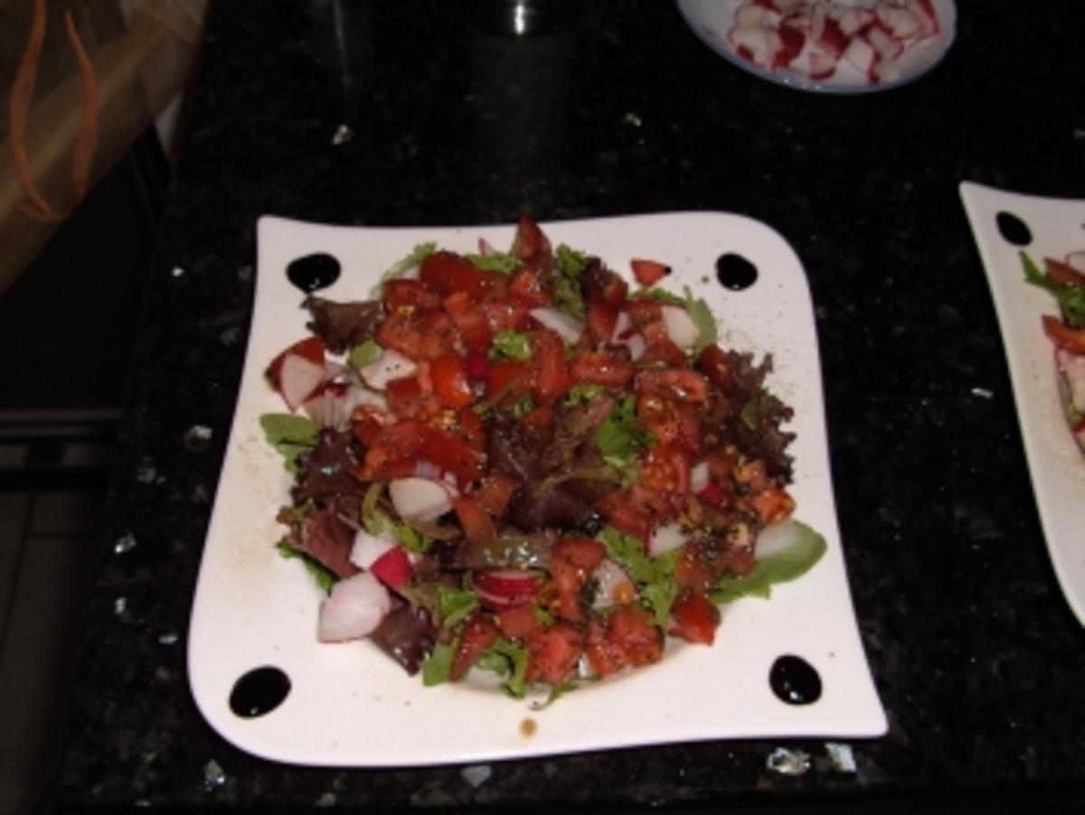 Sommerlicher Salat mit frischen Tomaten und Entenleber - Rezept