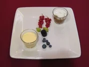 Eierlikörmousse, Caffe in forchetta und Waldfrüchte - Rezept