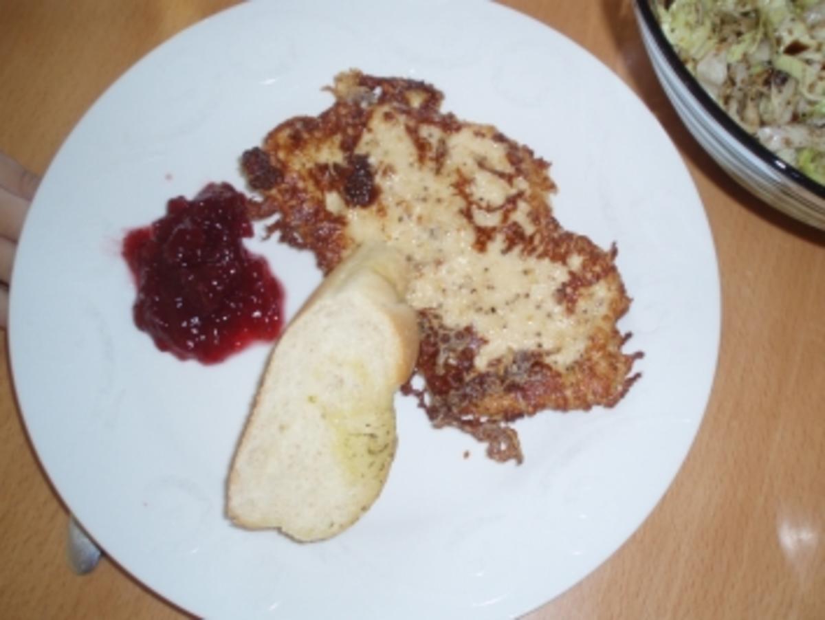 Mailänder Schnitzel mit Preiselbeeren - Rezept - kochbar.de