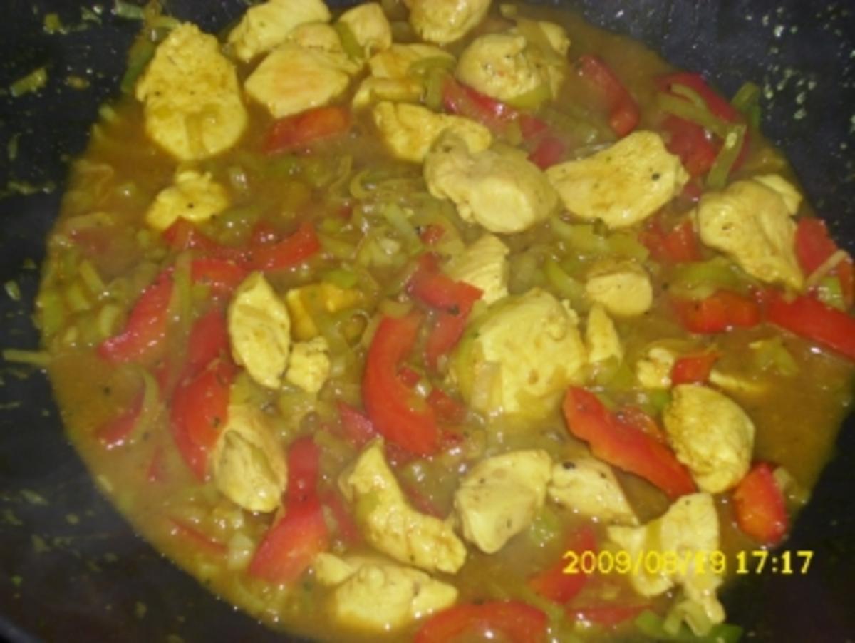 Fleisch:  Hähnchenbrustcurry mit Gemüse und rotem Reis - Rezept - Bild Nr. 2
