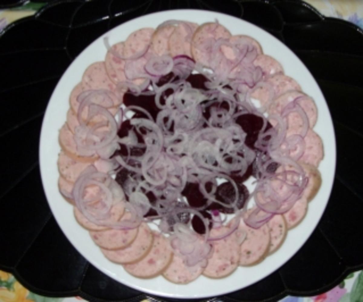 Wurstsalat mit Roter Beete und Käse - Rezept - Bild Nr. 3