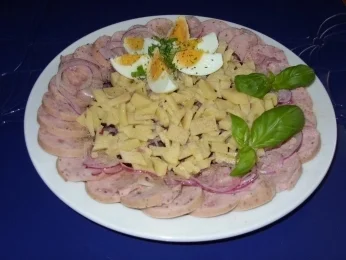 Rezept: Wurstsalat mit Roter Beete und Käse Bild Nr. 6 Wurstsalat mit Roter Beete und Käse - Rezept - Bild Nr. 6