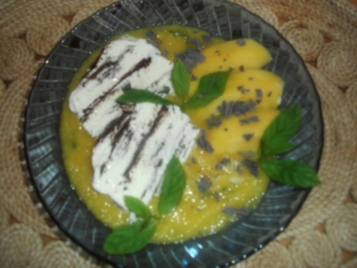 Stracciatellaeis mit Mango - Rezept