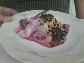 Mascarpone-Stracciatella-Creme auf Schattenmorellen - Rezept - Bild Nr. 6