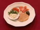 Rezept: Blini mit Smetana, russischem Kaviar und Lachsfilet (Peter Orloff) Blini mit Smetana, russischem Kaviar und Lachsfilet (Peter Orloff) - Rezept