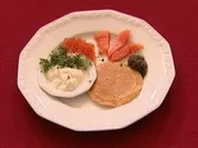 Blini mit Smetana, russischem Kaviar und Lachsfilet (Peter Orloff) - Rezept
