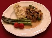 Filetspitzen an getrüffeltem Kartoffel-Sellerie-Püree und Spargel (Peter Orloff) - Rezept