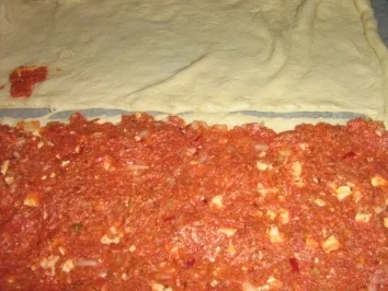 Pizza-Schnecken mit Hack und Feta - Rezept - Bild Nr. 3