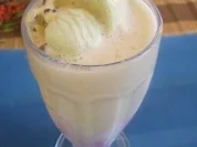 Zwischendrink: Eis versinkt in Bananenmilch - Rezept