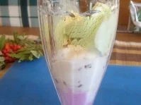 Zwischendrink: Eis versinkt in Bananenmilch - Rezept - Bild Nr. 3