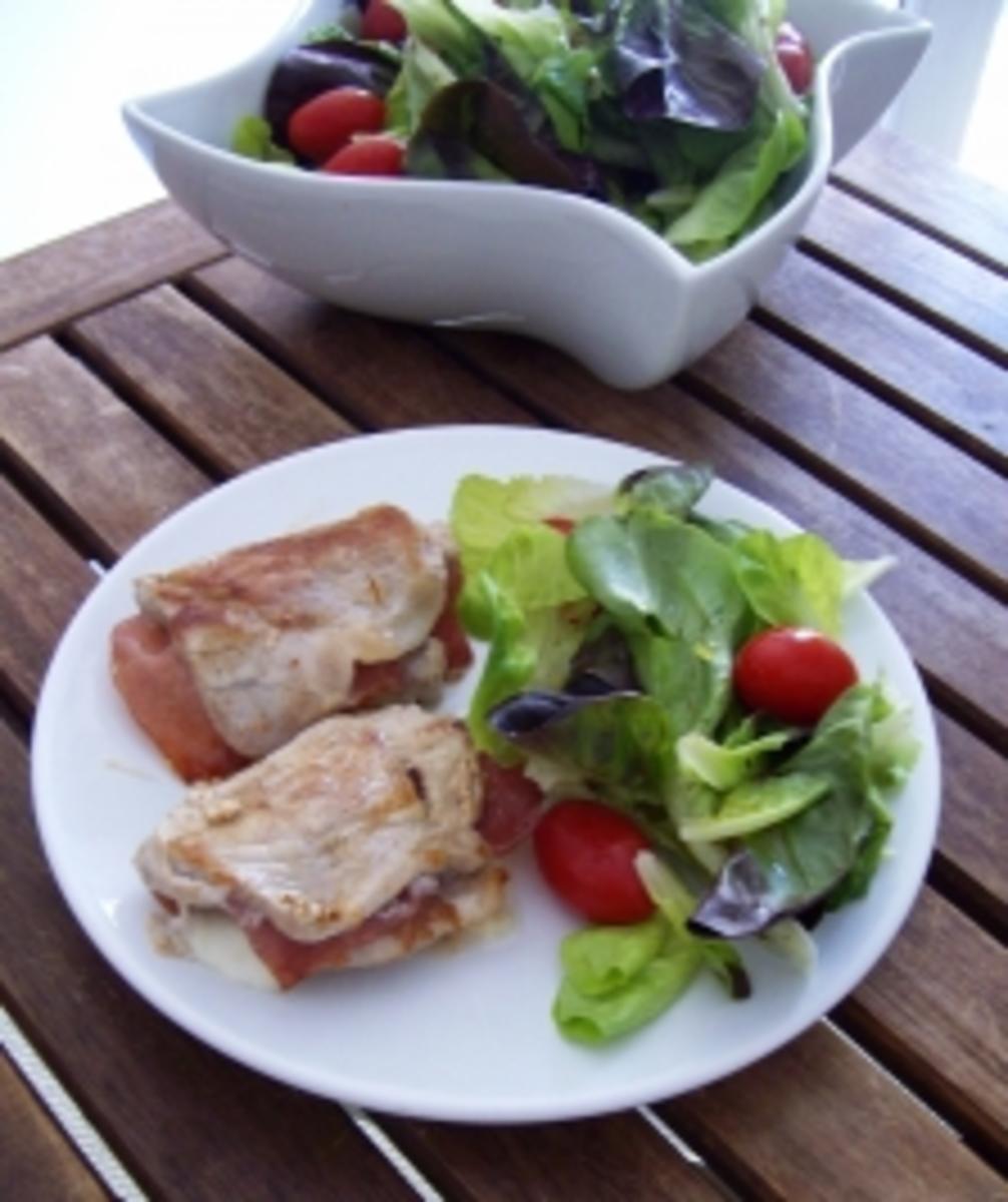 Gefüllte Schweinesteaks - Rezept mit Bild - kochbar.de