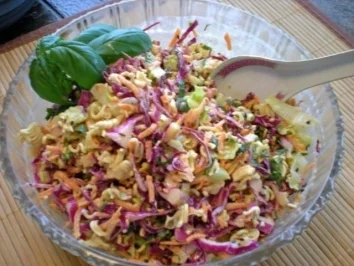 Asiatischer Krautsalat mit Sesam-Ingwer Dressing - Rezept - Bild Nr. 2