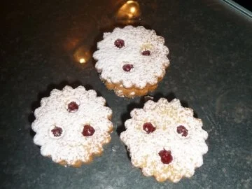 Rezept: Linzer Augen... Bild Nr. 3 Linzer Augen... - Rezept - Bild Nr. 3