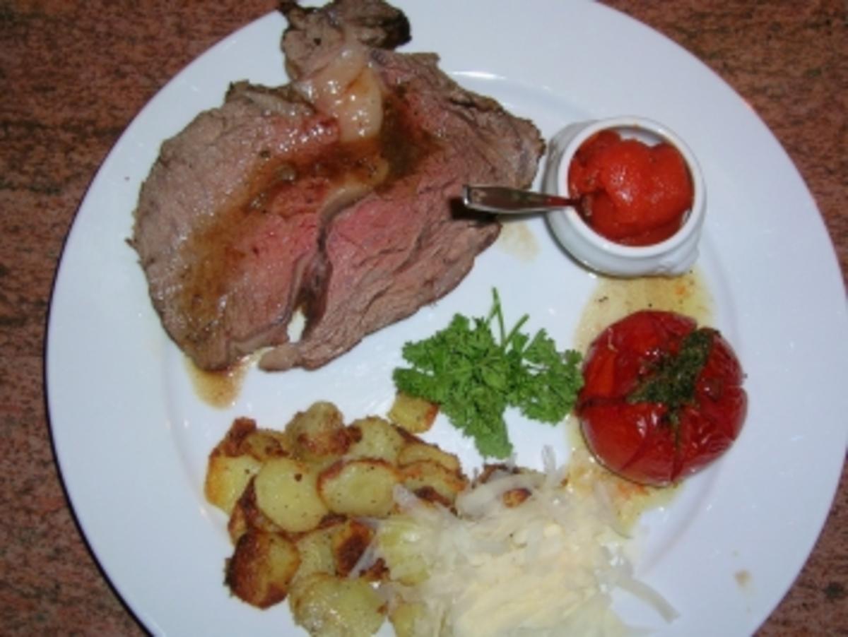 Chateaubriand nach Art des Commander mit Tomatengelee, Bratkartoffeln und geriebenem Grana Padano - Rezept