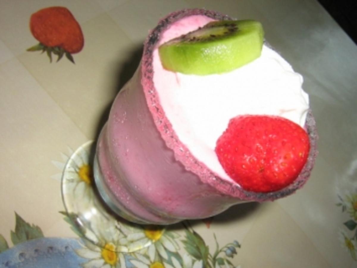 Einfacher Erdbeeren Becher - Rezept - Bild Nr. 2