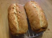 Weißbrot mit Italienischen Kräutern und schwarzen Oliven - Rezept