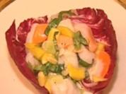 Rezept: Marinierte Jakobsmuscheln im Salatblatt Marinierte Jakobsmuscheln im Salatblatt - Rezept