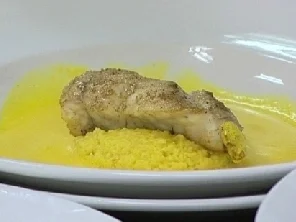 Zanderfilet mit Couscous und Safransoße - Rezept
