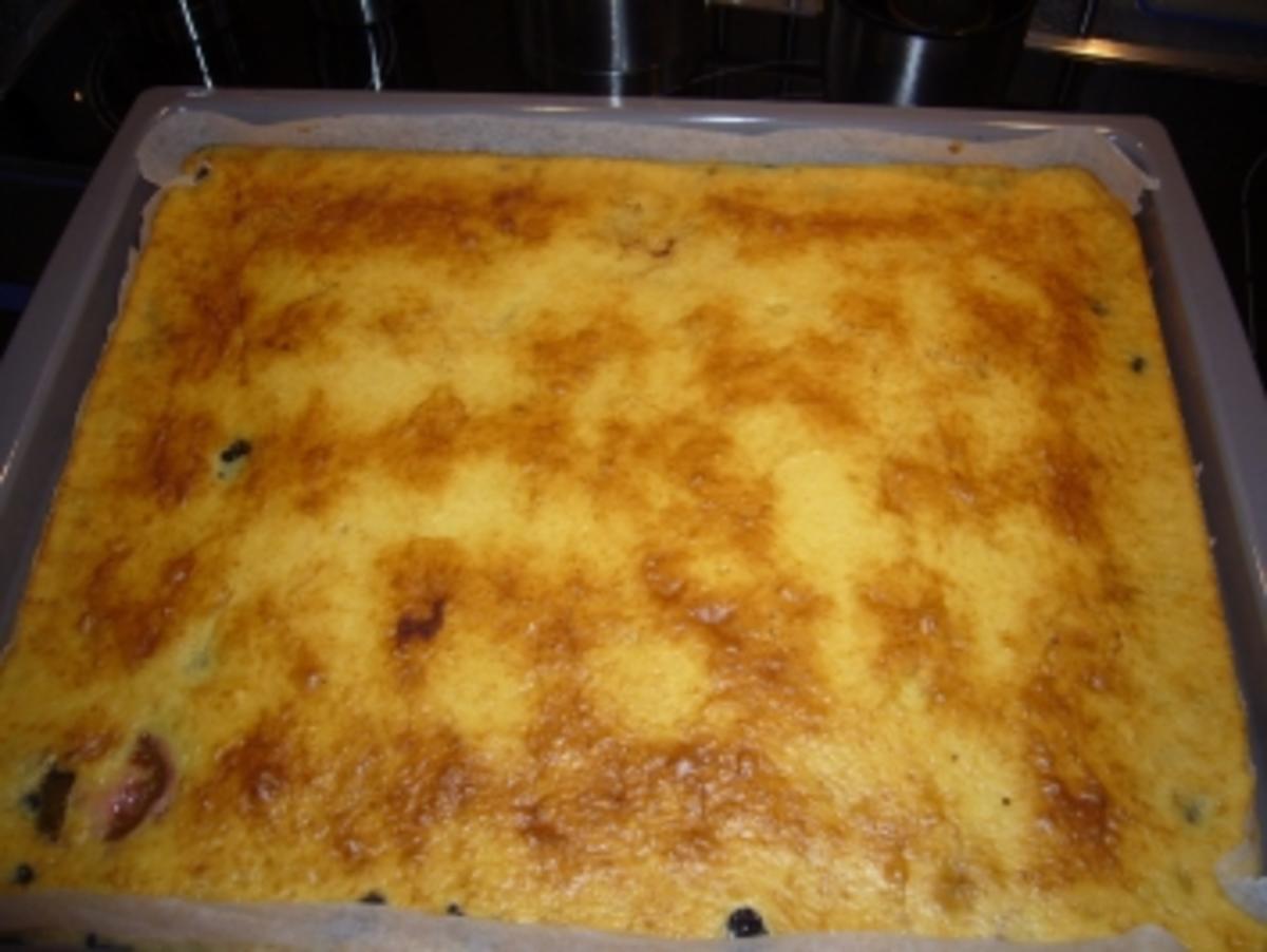 Kikis Buttermilch-Obstkuchen vom Blech "light" - Rezept - Bild Nr. 6