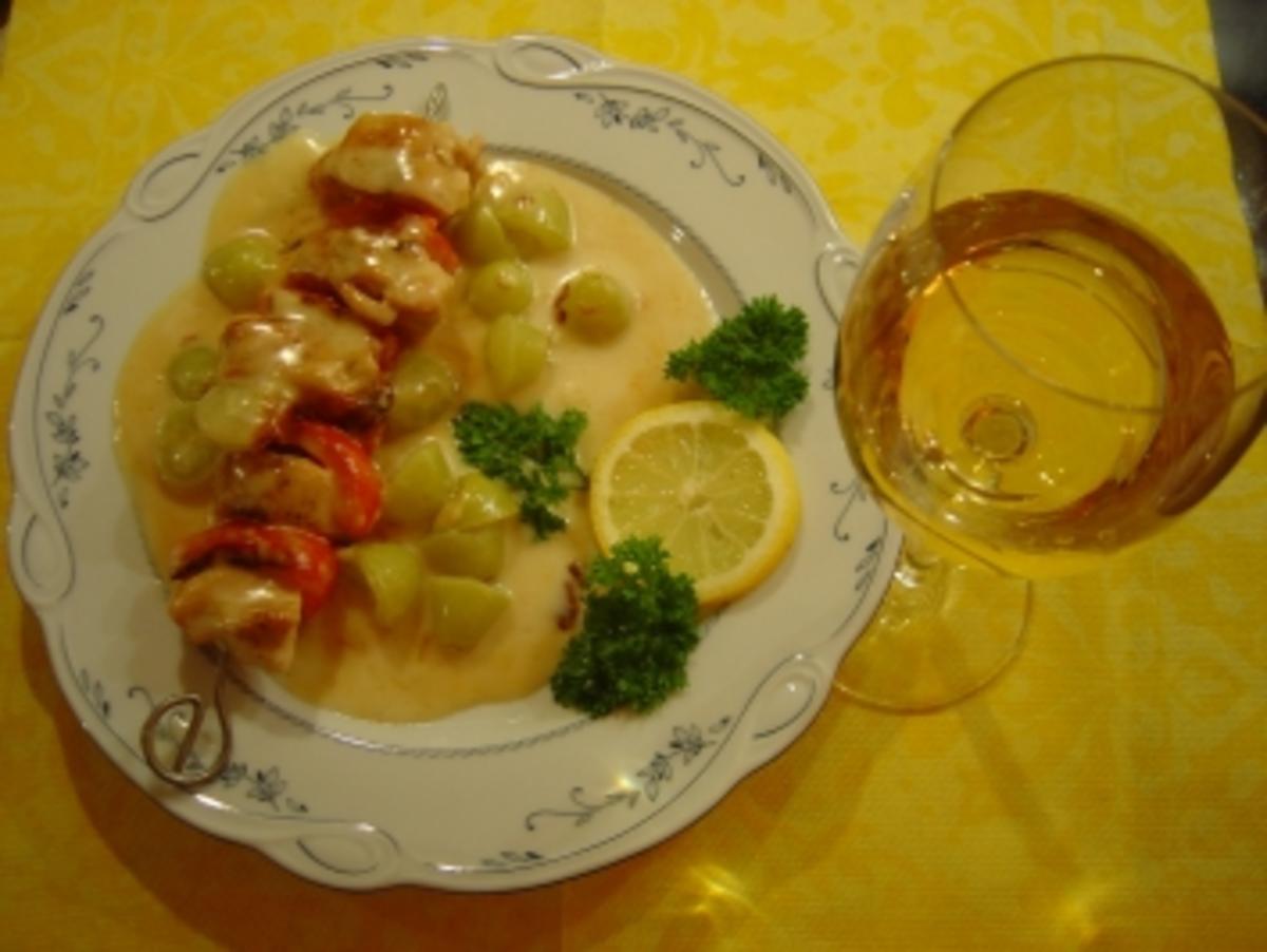 Hähnchenspieße mit Weintrauben und Delikatess-Sauce...  überbacken - Rezept - Bild Nr. 2
