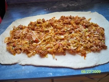 Dinkelbrot mit einer Weißkohl-Hackfüllung - Rezept - Bild Nr. 4