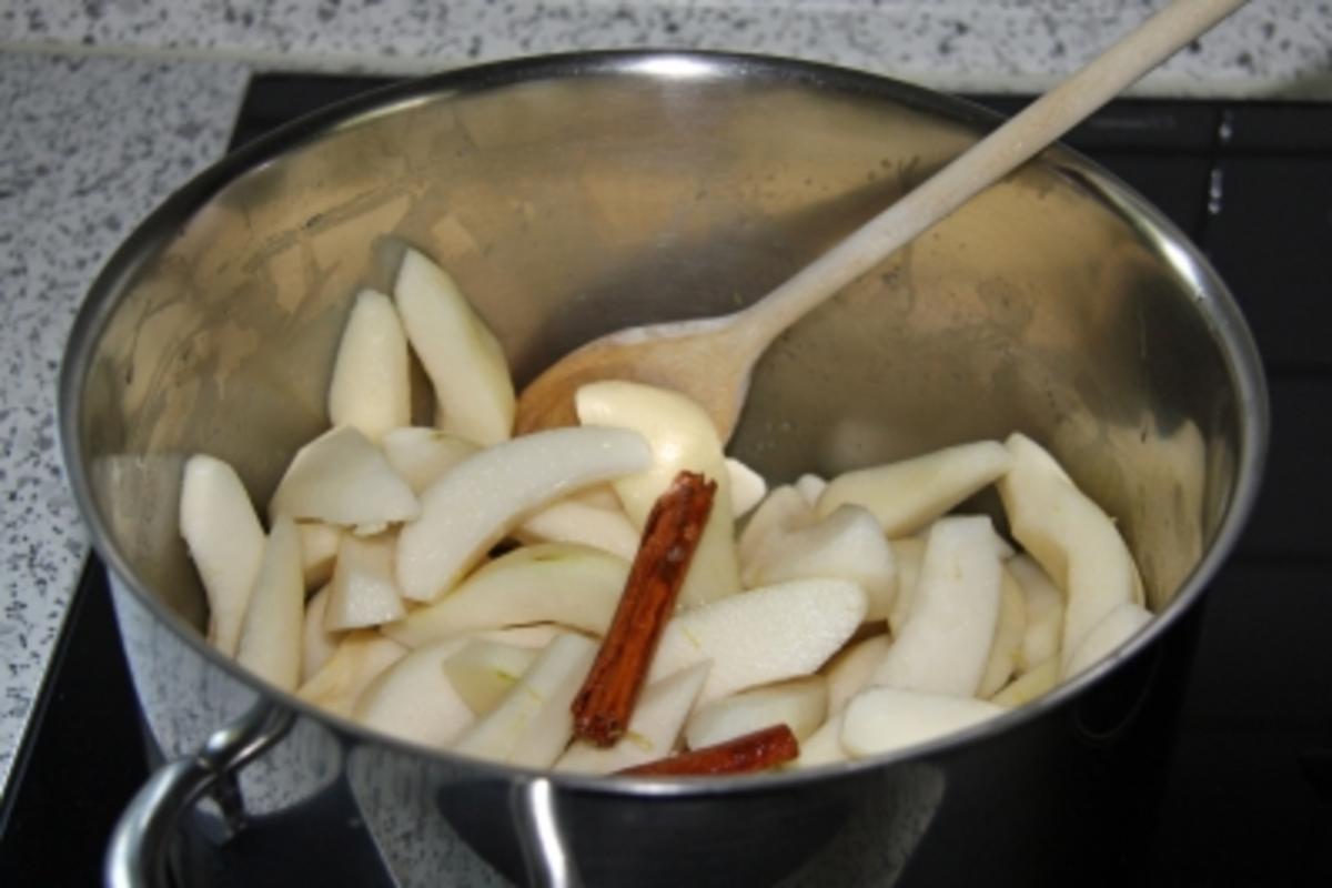 Birnen-Blechkuchen mit Schokoboden und Mandelsplittern - Rezept - Bild Nr. 2