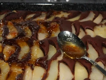 Rezept: Birnen-Blechkuchen mit Schokoboden und Mandelsplittern Bild Nr. 5 Birnen-Blechkuchen mit Schokoboden und Mandelsplittern - Rezept - Bild Nr. 5