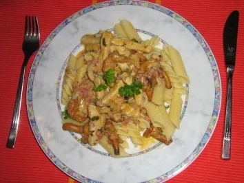 Rezept: Pfifferling-Geschnetzeltes Bild Nr. 8 Pfifferling-Geschnetzeltes - Rezept - Bild Nr. 8