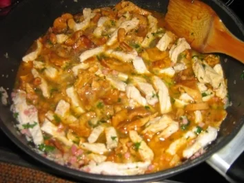 Rezept: Pfifferling-Geschnetzeltes Bild Nr. 7 Pfifferling-Geschnetzeltes - Rezept - Bild Nr. 7