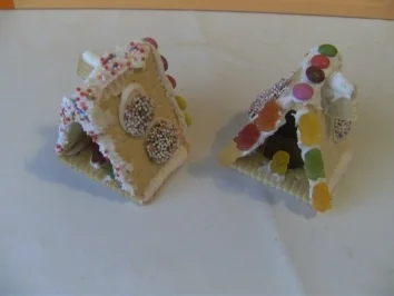 KLEINGEBÄCK - Hexen- Häuschen "Hänsel und Gretel" - Rezept - Bild Nr. 3